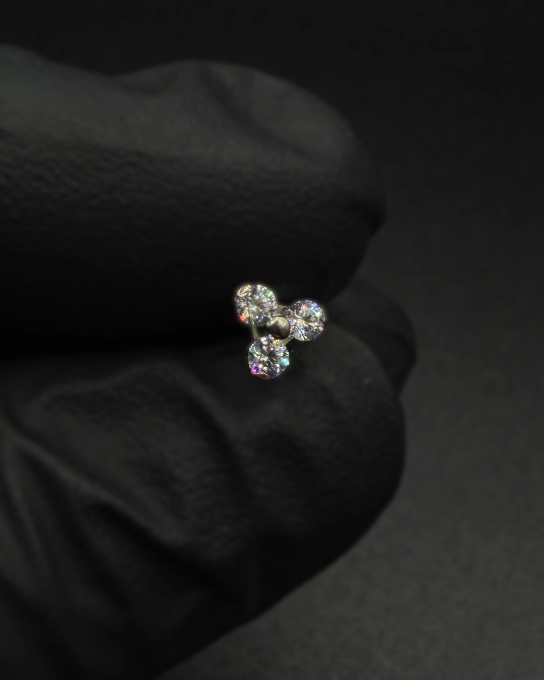 Piercing tip labret cu cristale 